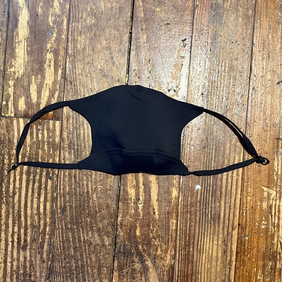 Lululemon facemask - Picture 6 of 6